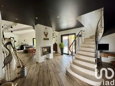 Maison - 200 m² - 7 pièces