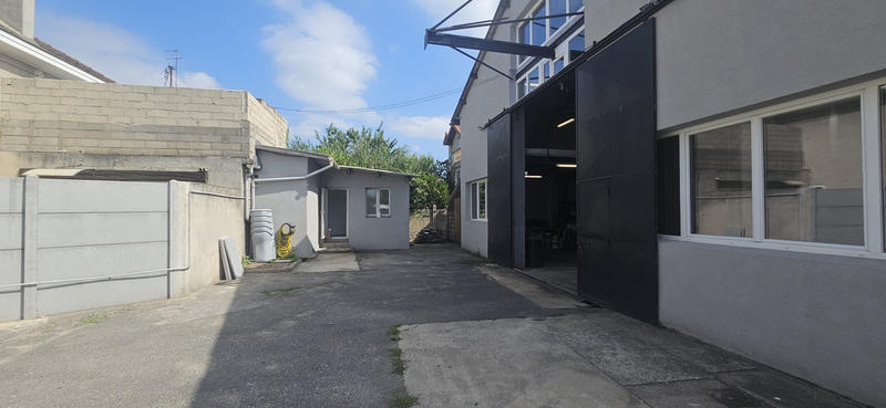 Local commercial - 317 m²