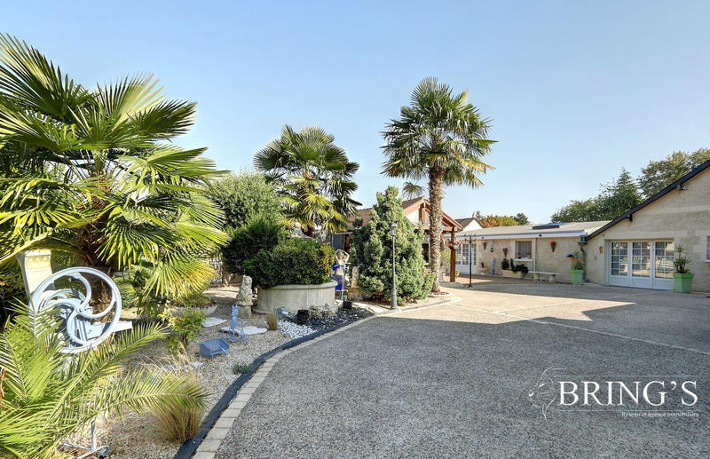 Maison - 188 m² - 8 pièces