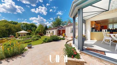 Maison - 400 m² - 7 pièces