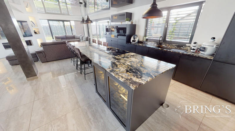 Villa - 275 m² - 7 pièces