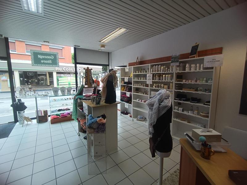 Local commercial - 149 m² - 2 pièces