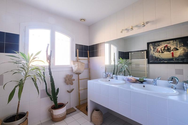 Maison contemporaine - 174 m² - 6 pièces