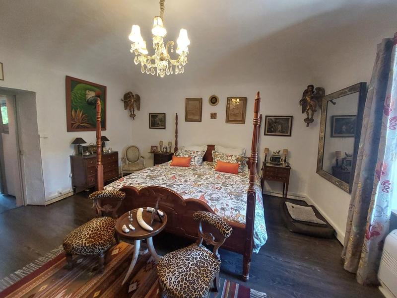 Maison traditionnelle - 268 m² - 10 pièces