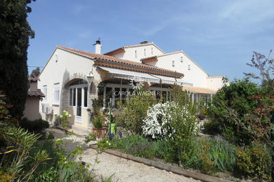 Villa - 246 m² - 8 pièces