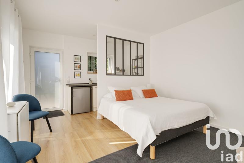 Maison - 240 m² - 8 pièces