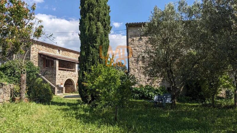 Mas - 430 m² - 20 pièces