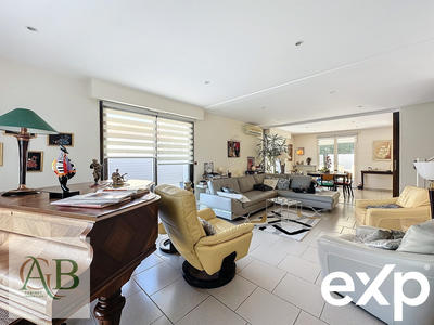 Maison - 159 m² - 5 pièces