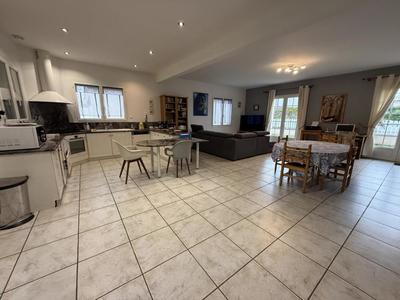 Maison - 137 m² - 4 pièces