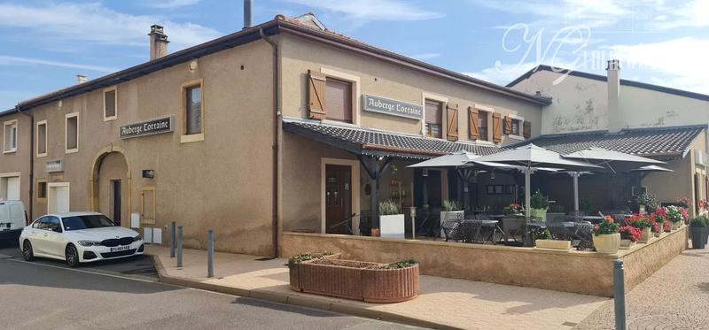 Immeuble mixte - 420 m² - 10 pièces