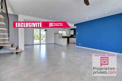 Maison - 210 m² - 6 pièces
