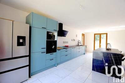 Maison - 185 m² - 8 pièces