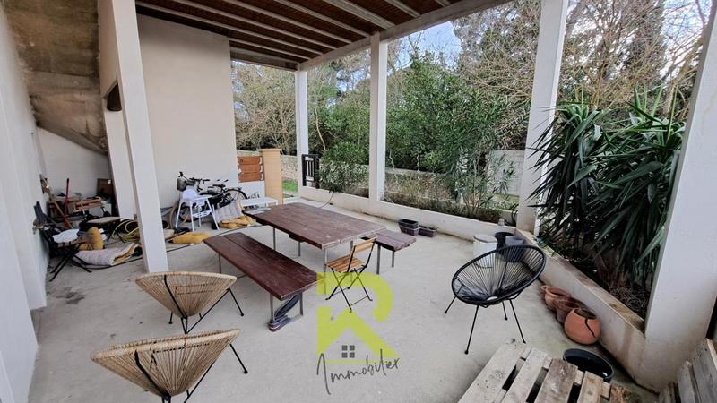 Maison - 275 m² - 9 pièces