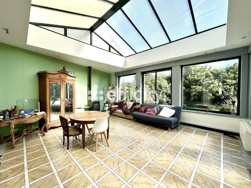 Maison - 207 m² - 7 pièces