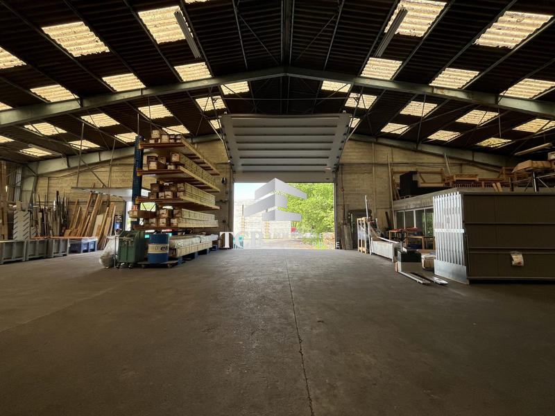 Local d'activités - 2 088 m²