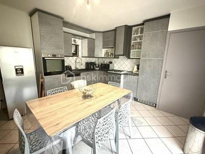 Maison - 177 m² - 5 pièces