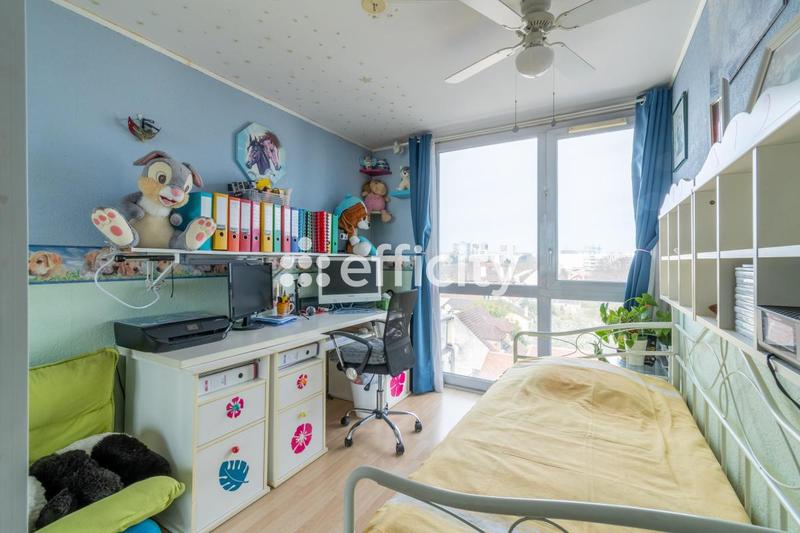 Appartement - 102 m² - 5 pièces