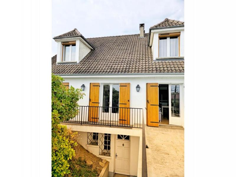 Maison - 180 m² - 10 pièces