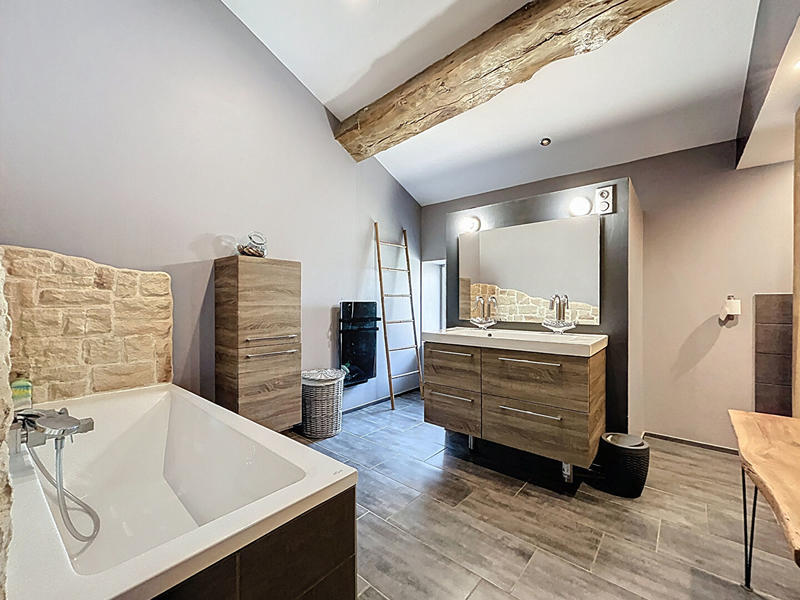 Maison - 439 m² - 11 pièces