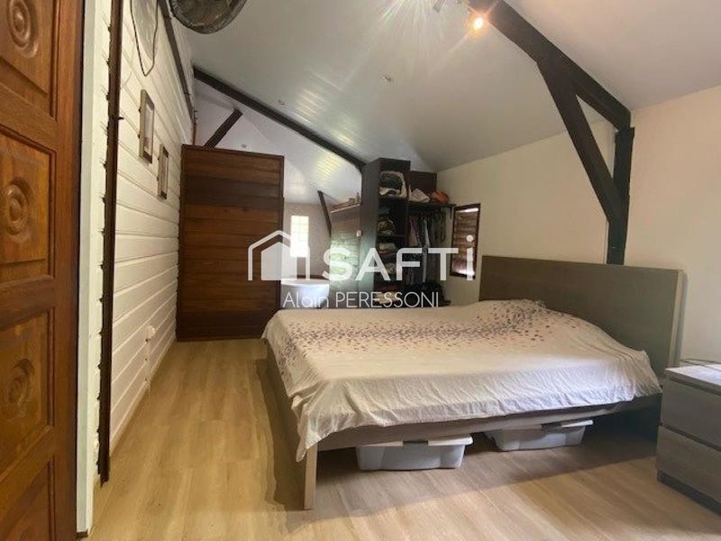 Maison - 180 m² - 6 pièces