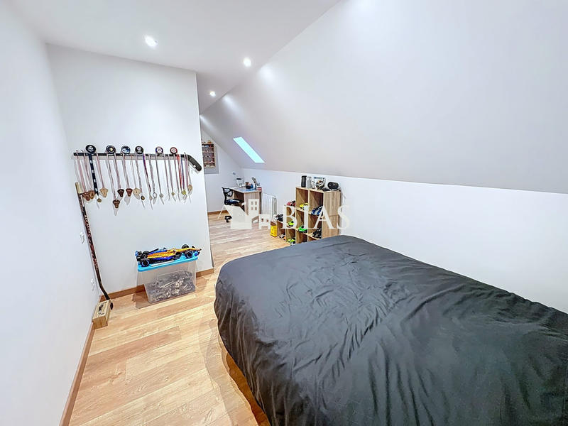 Maison - 197 m² - 7 pièces