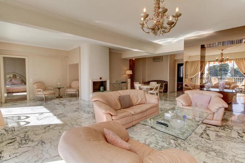 Appartement - 160 m² - 5 pièces