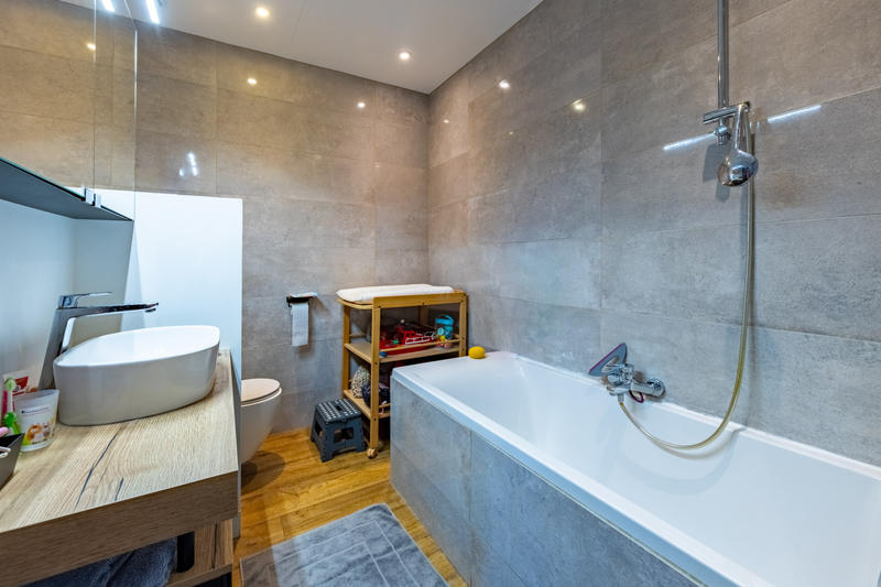 Maison - 96 m² - 6 pièces