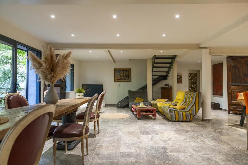 Duplex - 181 m² - 6 pièces