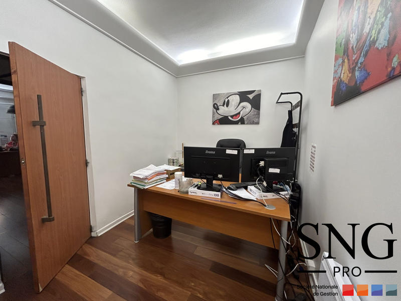 Bureau - 146 m²