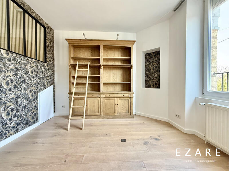 Maison - 246 m² - 7 pièces