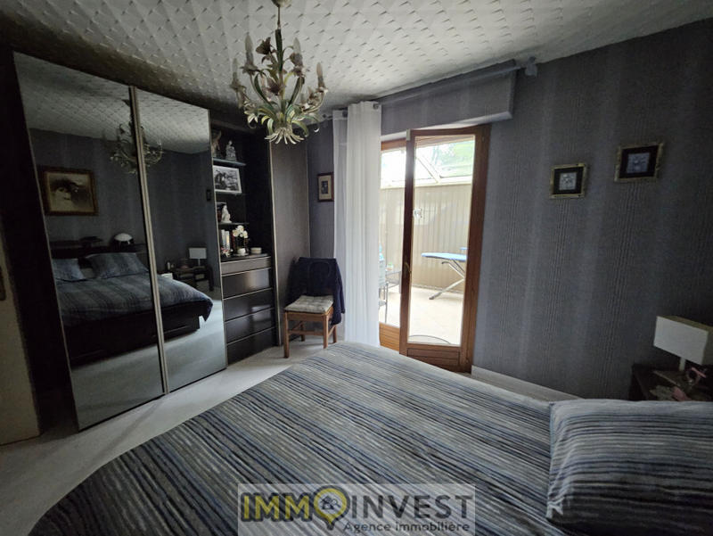 Propriété - 260 m² - 9 pièces