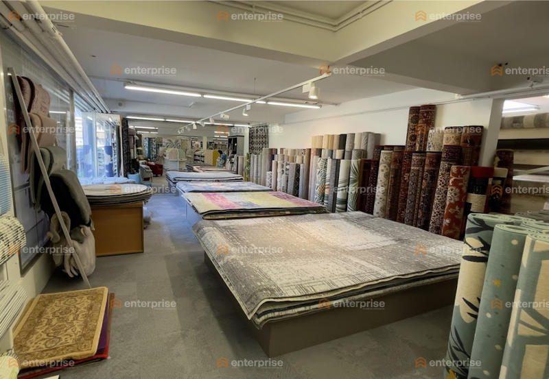 Local commercial - 2 500 m²