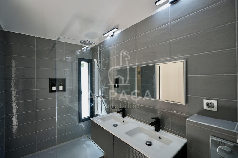 Maison - 163 m² - 6 pièces