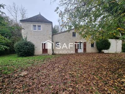 Maison - 202 m² - 8 pièces