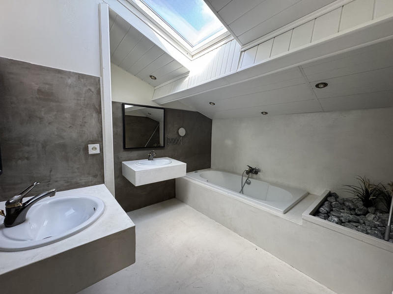 Maison - 137 m² - 5 pièces