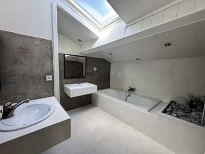 Maison - 137 m² - 5 pièces