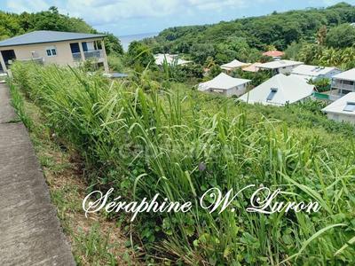 Terrain constructible - 1 815 m²