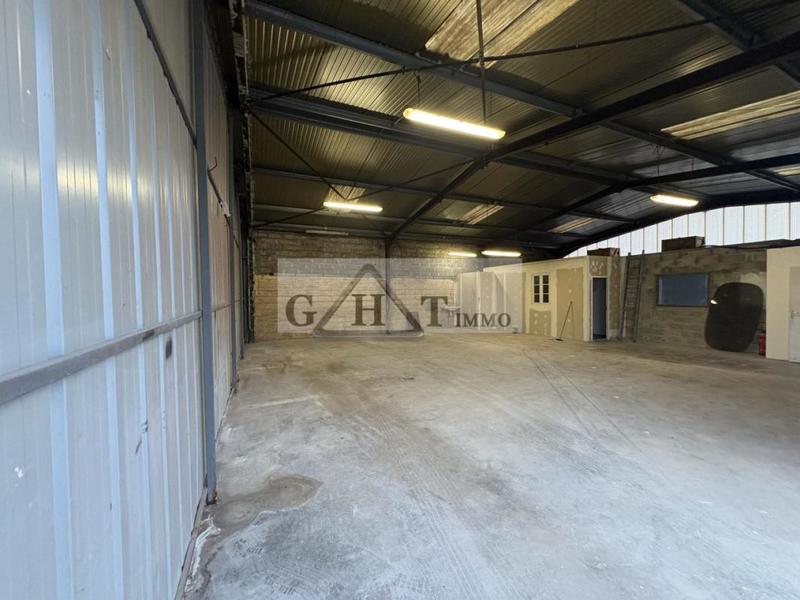Entrepôt - 284 m²