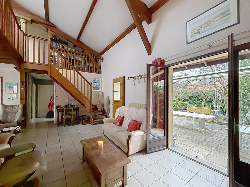 Maison traditionnelle - 122 m² - 6 pièces