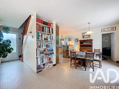 Maison - 200 m² - 9 pièces