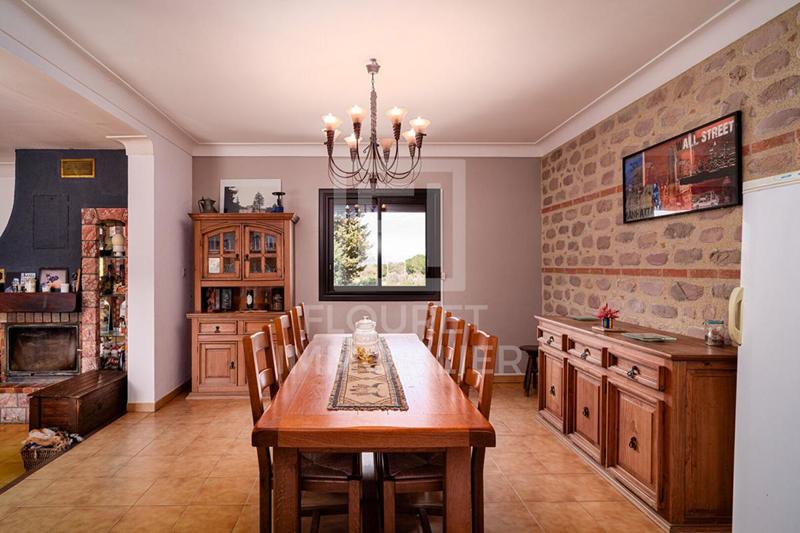 Propriété - 230 m² - 7 pièces