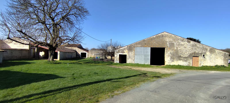 Maison ancienne - 690 m² - 7 pièces