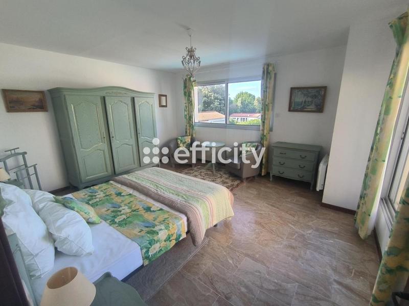 Maison - 213 m² - 9 pièces