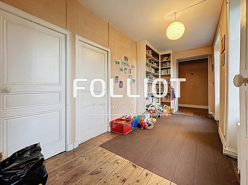 Maison - 235 m² - 12 pièces