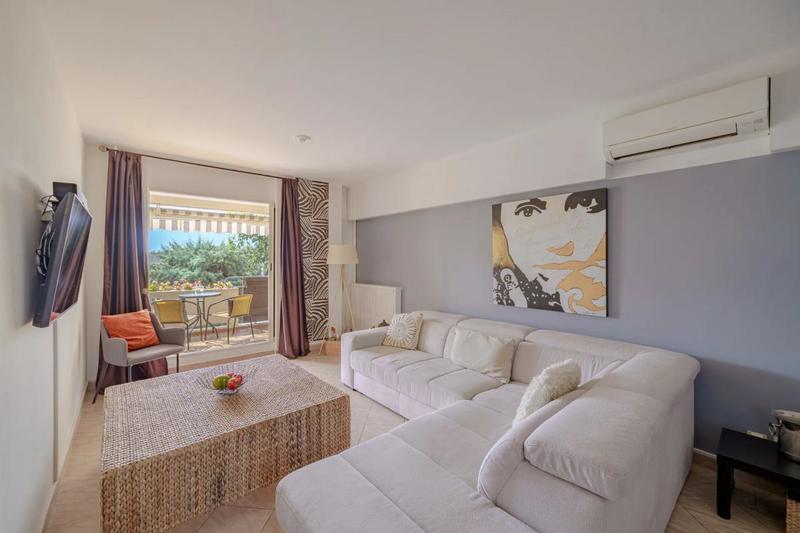 Appartement - 93 m² - 5 pièces