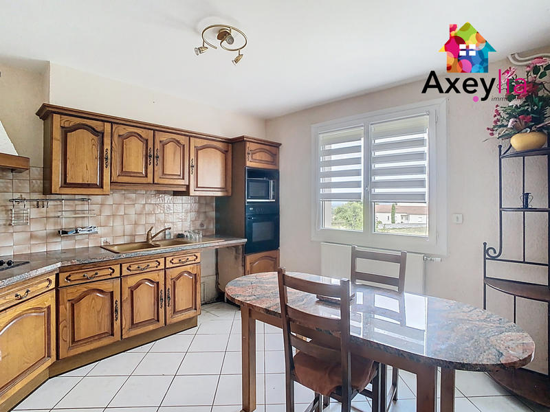 Maison - 196 m² - 12 pièces