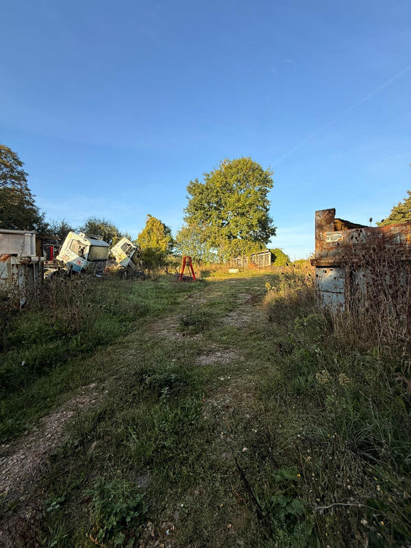 Parking / Garage - 980 m²