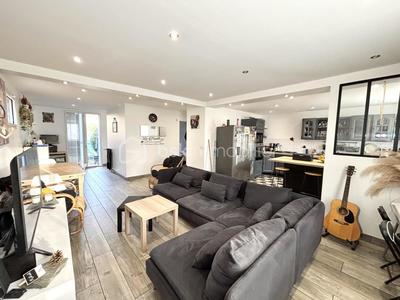 Maison - 87 m² - 5 pièces