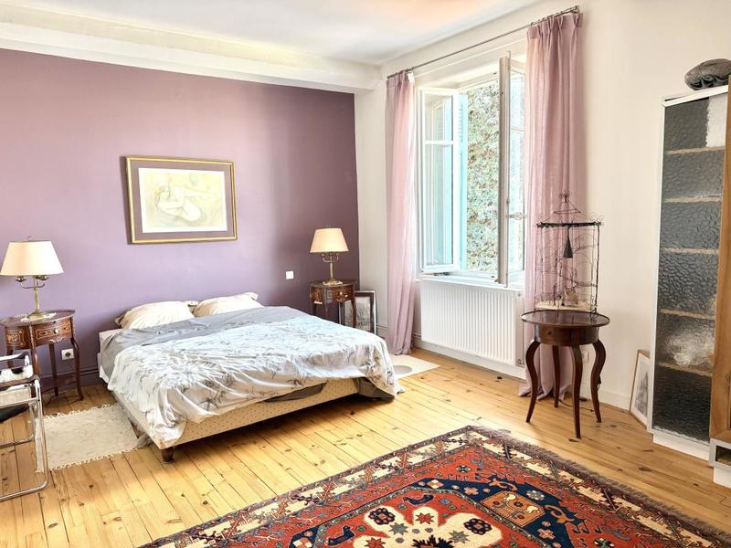 Maison - 320 m² - 9 pièces