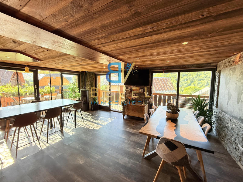 Châlet - 160 m² - 8 pièces